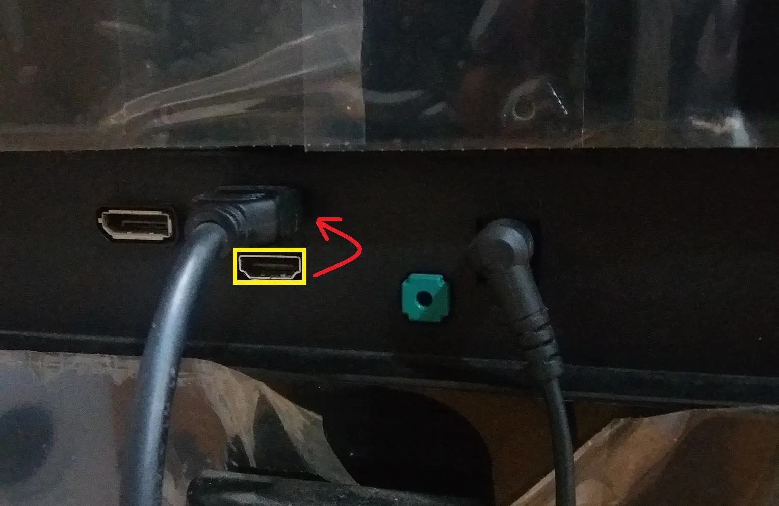 Kiểm Tra Các Cổng Kết Nối Tín Hiệu Trên Màn Hình Máy Tính Samsung