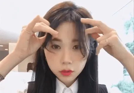 Tạo kiểu tóc mái bổ luống cá tính và thời trang, kinh nghiệm cách sửa mái dày thành mái thưa