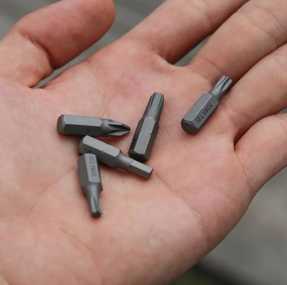 Mô tả các chế độ điều khiển L, R và khóa trên máy bắn vít