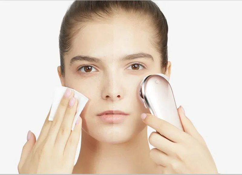 Máy massage ion giúp làm sạch sâu làn da, loại bỏ bụi bẩn và bã nhờn