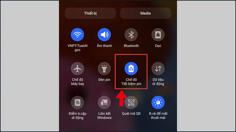 Tắt chế độ tiết kiệm pin trên bảng điều khiển nhanh, đảm bảo nguồn điện ổn định khi thực hiện cách khởi động máy Sky chế độ mode xóa file.