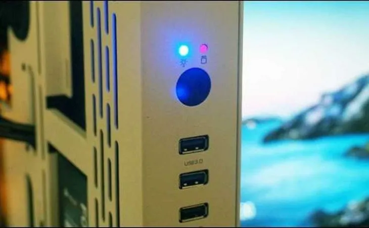 Kiểm tra đèn LED trạng thái để chẩn đoán khi màn hình máy tính bàn không lên