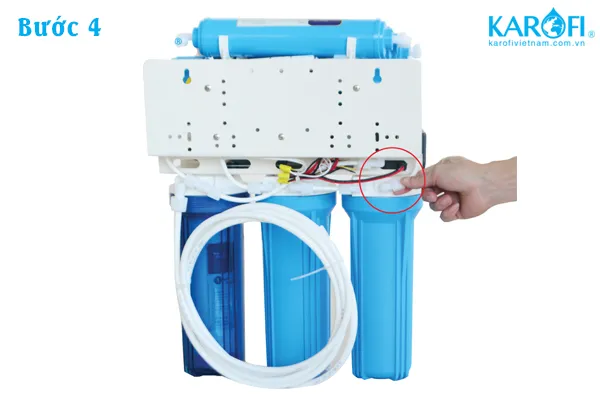Hướng dẫn cách sục rửa lõi lọc thô 1, 2, 3 trong quy trình lắp đặt máy lọc nước Karofi 8 lõi