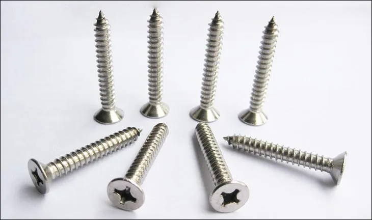 Vít gỗ thường làm từ đồng thau, đồng hoặc thép