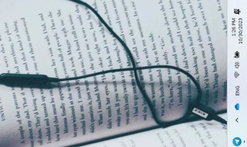 Ảnh hưởng khi màn hình máy tính bị đảo ngược, người dùng khó thao tác.