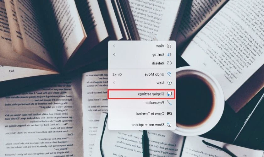 Cài đặt hiển thị trên Windows 11 để sửa lỗi màn hình máy tính bị ngược.
