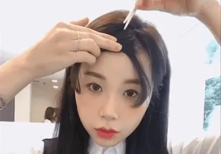 Tóc mái bổ luống trẻ trung, thanh lịch, quý phái, cách làm theo cách sửa mái dày thành mái thưa