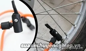 Kiểm tra áp suất lốp xe máy định kỳ là một cách sửa chữa xe máy phòng ngừa hỏng hóc hiệu quả