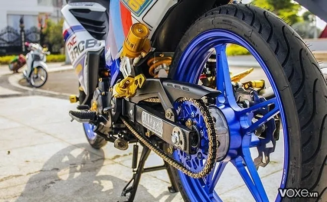 Minh họa lắp lốp 120 cho Ex 135 côn tự động, tăng vẻ hầm hố cho xe