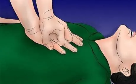 Ấn ngực và hô hấp nhân tạo trong khi đợi máy sốc điện tự động (AED)