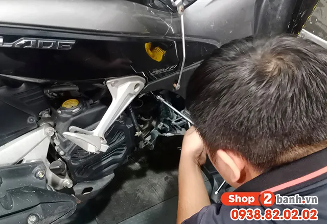 Lắp lại chụp bugi xe máy wave đúng cách sau khi bảo dưỡng