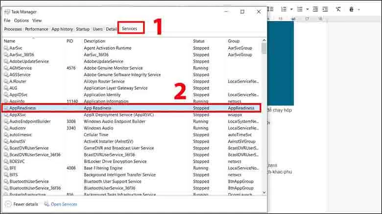 Tab Services trong Task Manager, chọn dịch vụ AppReadiness để kiểm tra và vô hiệu hóa khi màn hình đen.