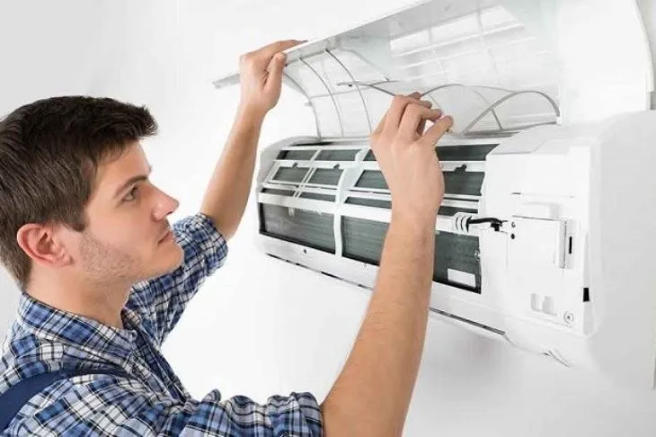 Mặt nạ máy lạnh là phụ kiện được ốp trước mặt máy lạnh để bảo vệ linh kiện bên trong