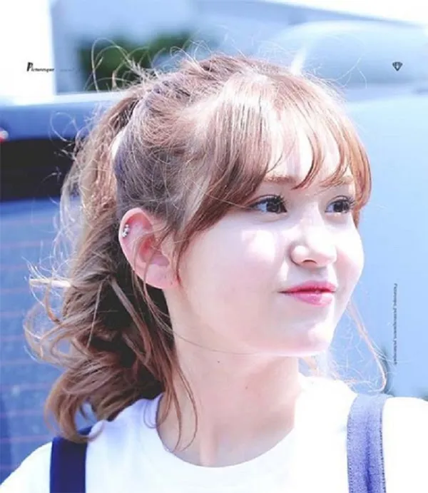 Tóc mái thưa tôn lên nét trẻ trung, nữ tính, cá tính, tìm kiếm kiểu theo cách sửa mái dày thành mái thưa