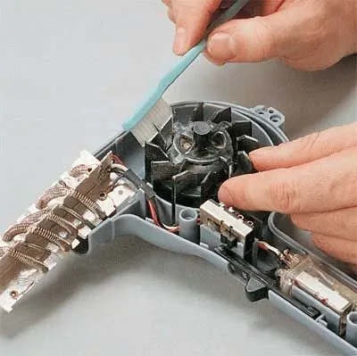 Vệ sinh quạt máy sấy tóc Philips