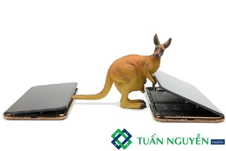 Kỹ thuật tách keo màn hình khi thực hiện cách mở máy iPhone XS Max