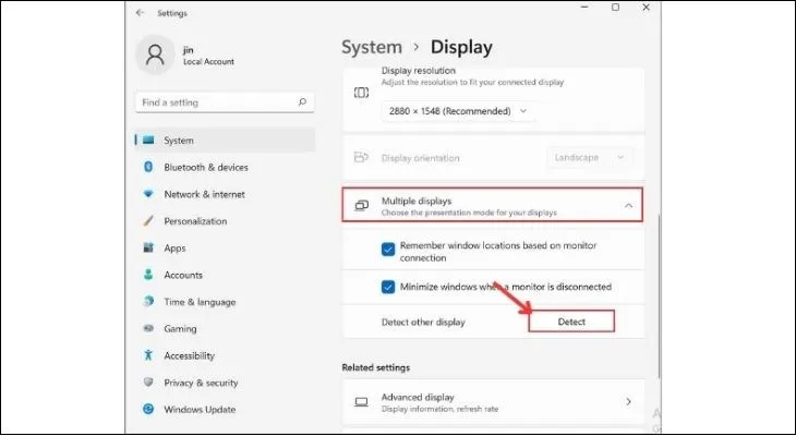 Tiếp theo bạn sẽ mở phần Multiple displays và chọn Detect
