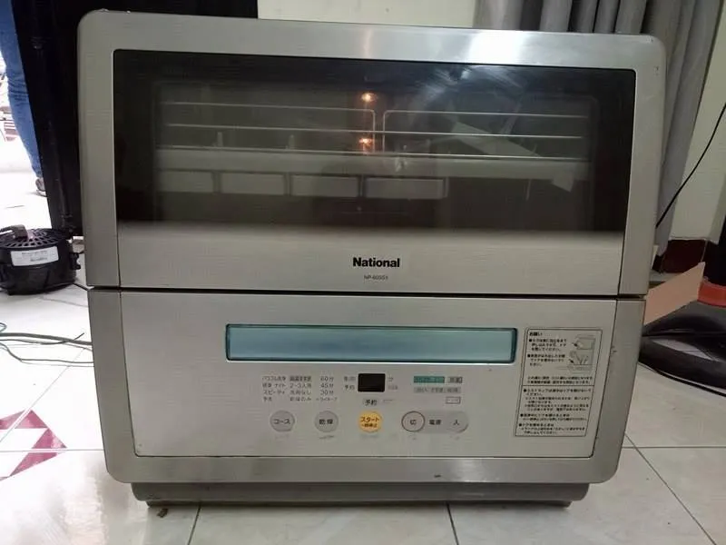 Bảng điều khiển máy rửa bát National hiển thị chế độ rửa và thông tin sử dụng