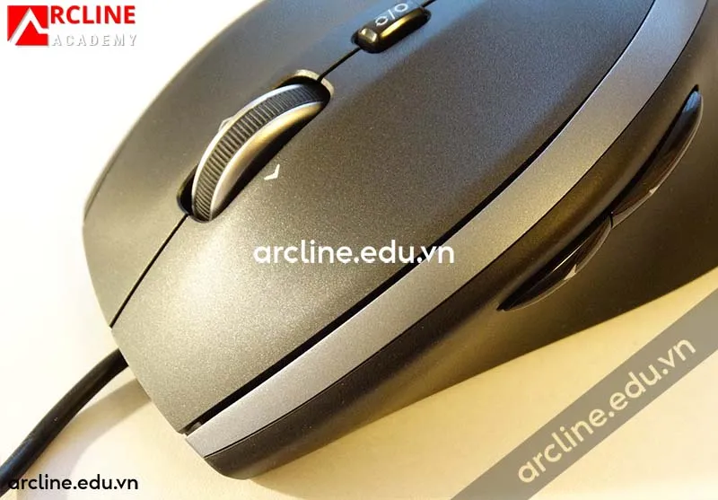 Vệ sinh chuột định kỳ để sửa lỗi chuột máy tính bị liệt