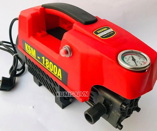 Máy rửa xe Kushima KSM 101A 1800W với thiết kế nhỏ gọn, dễ lắp đặt
