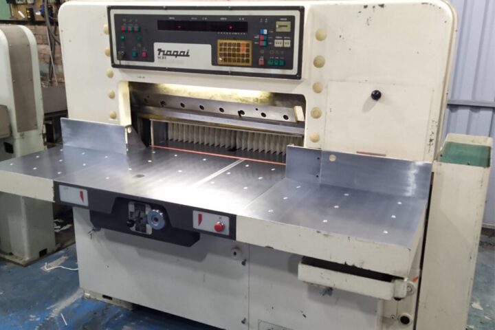 Cách Sử Dụng Máy Cắt Giấy Đúng Cách Và An Toàn