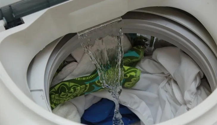Lượng nước phù hợp trong lồng giặt của máy Electrolux, nhấn mạnh việc điều chỉnh nước để tối ưu hiệu quả giặt và tiết kiệm tài nguyên