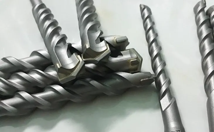 Quy trình lựa chọn và lắp đặt mũi khoan chính xác vào máy khoan