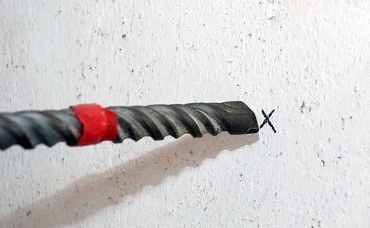 Khu vực làm việc an toàn, rộng rãi và đầy đủ ánh sáng khi sử dụng máy khoan