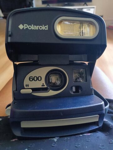 Cách Sử Dụng Máy Ảnh Polaroid: Hướng Dẫn Chi Tiết Cho Người Mới Cách Sử Dụng Máy Ảnh Polaroid: Hướng Dẫn Chi Tiết Cho Người Mới