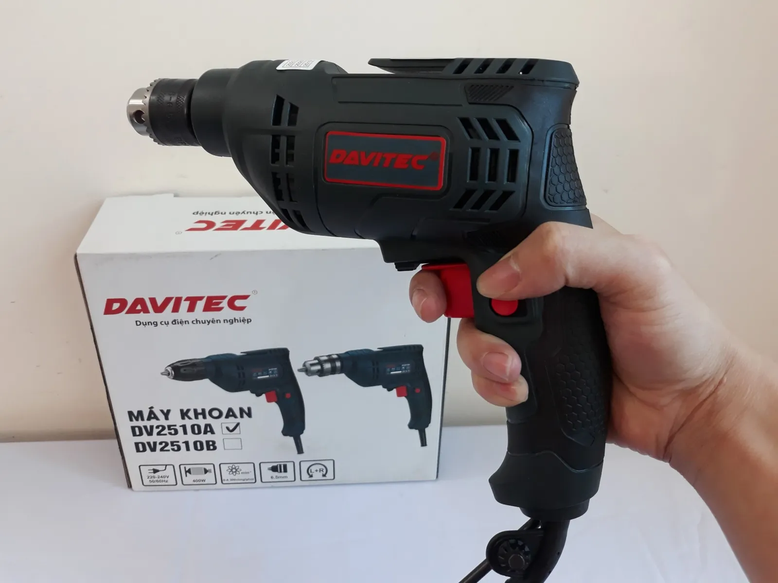 Điều chỉnh tốc độ và cách dùng khoan tay đa năng