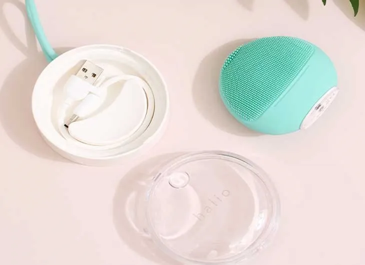 Hướng dẫn bảo quản máy rửa mặt Halio Sweet Mint ở nơi khô ráo sau khi vệ sinh để tăng tuổi thọ.