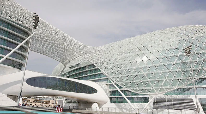 Ứng dụng bu lông ốc vít inox trong các dự án công nghiệp và xây dựng lớn