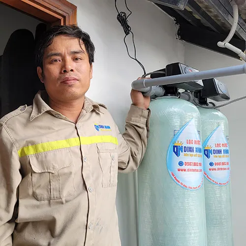 Cấu tạo chi tiết bên trong cột lọc composite và van tự động cho hệ thống lọc nước tự lắp