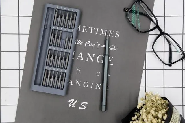 Ứng dụng của bộ tua vít đa năng xiaomi mijia wiha trong sửa chữa thiết bị