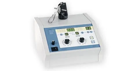 Bảng điều khiển hiện đại của máy kéo giãn cột sống, hướng dẫn cách sử dụng máy kéo giãn cột sống qua các nút chức năng.