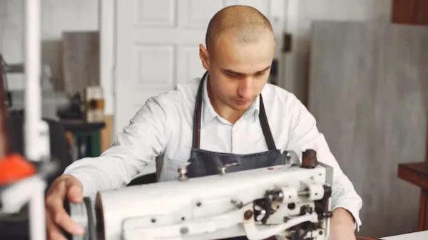 Chi tiết quy trình xỏ chỉ trên máy may Brother, bước quan trọng trong cách sử dụng máy may brother đúng kỹ thuật