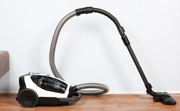 Sau khi dọn dẹp, hãy giảm tốc độ hút và tắt nguồn máy hút bụi dạng hộp Samsung VCC8835V37/XSV để đảm bảo an toàn và bảo quản máy