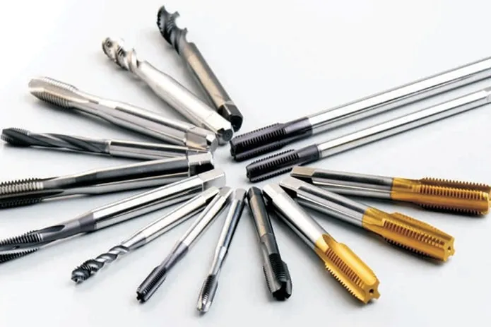 Các loại mũi khoan thông dụng cần chuẩn bị trước khi thực hiện cách mài mũi khoan sắt.