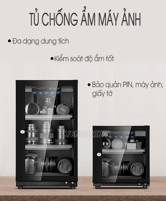 Nhiếp ảnh gia chuyên nghiệp sử dụng tủ chống ẩm để bảo vệ pin và máy ảnh