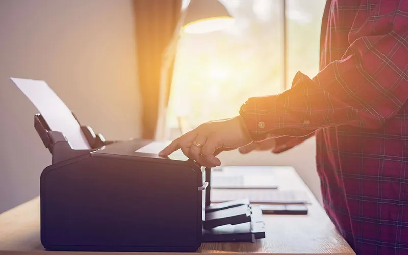 Máy in Canon in ra giấy trắng có thể do hết mực hoặc đầu phun tắc