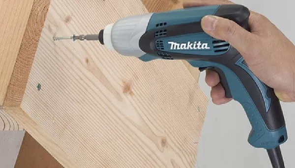 Sử dụng máy bắt vít để tối ưu hóa quá trình và tiết kiệm công sức