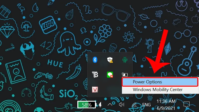 Nhấp chuột phải vào biểu tượng pin trên thanh tác vụ và chọn Power Options