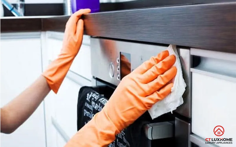 Vệ sinh máy rửa bát Siemens định kỳ để đảm bảo hoạt động hiệu quả và bền bỉ.