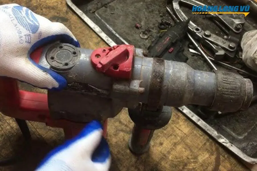 Cách hạn chế tình trạng mũi khoan pin bị kẹt