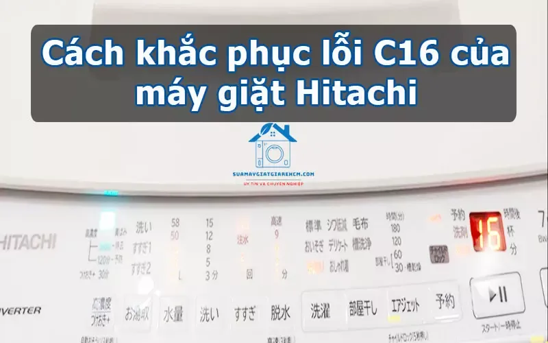 Người dùng kiểm tra bảng điều khiển máy giặt để allintitle:cách sửa chữa máy giặt các lỗi thông thường