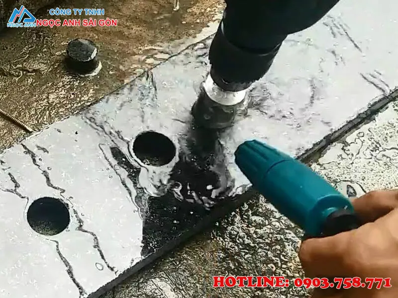 Kỹ thuật khoan đá hoa cương an toàn, không nứt vỡ với máy khoan và làm mát nước