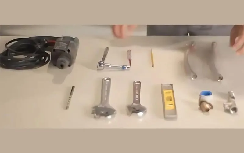 Các dụng cụ cần thiết để lắp đặt máy nước nóng Ariston