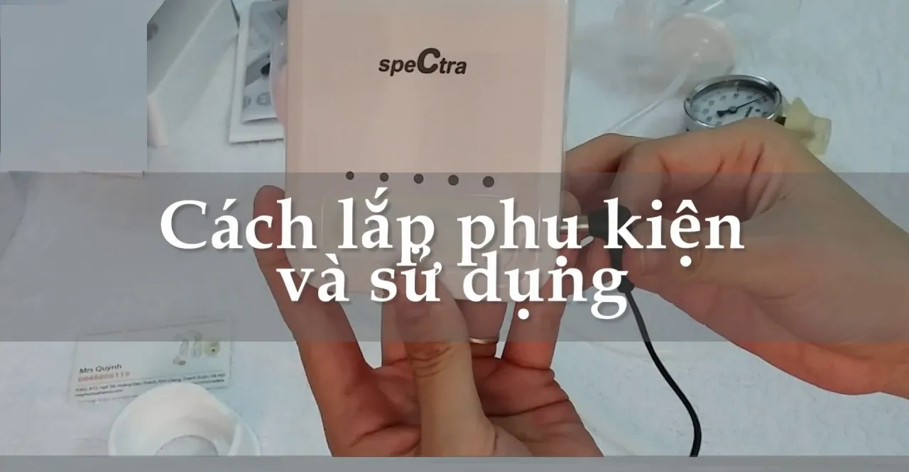 Kết nối bộ chuyển đổi nguồn chính hãng vào máy hút sữa Spectra 9 Plus để đảm bảo hoạt động an toàn