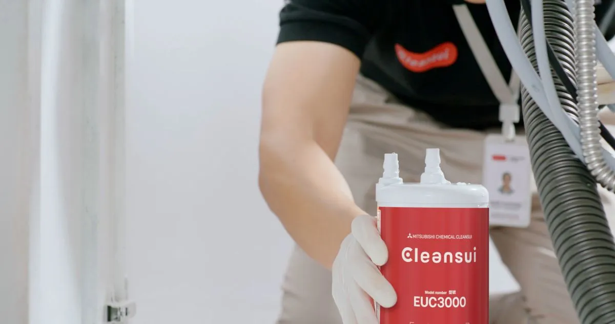 Hình ảnh xác định vị trí tối ưu để lắp đặt bộ lọc nước dưới bồn rửa, một bước quan trọng trong cách lắp máy lọc nước dưới chậu rửa chuẩn xác.