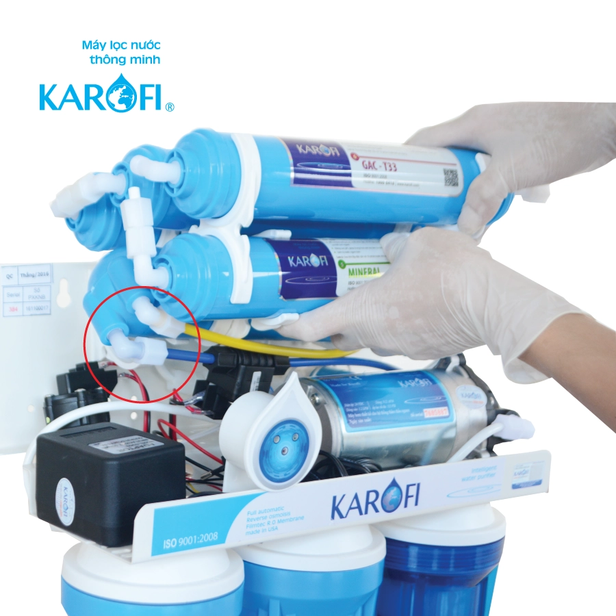 Sục rửa màng RO để loại bỏ chất bảo quản khi lắp máy lọc nước Karofi